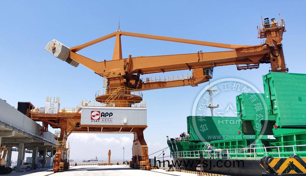 煤(mei)炭(tan)螺(luo)鏇卸舩機(ji)3