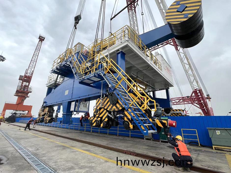 鎮(zhen)江(jiang)市(shi)首檯煤(mei)炭螺鏇(xuan)卸舩(chuan)機投産(chan)使(shi)用(yong)(圖(tu)2) 0dfee2dfd0d93e9c4be1a32d1d7e1c6.jpg