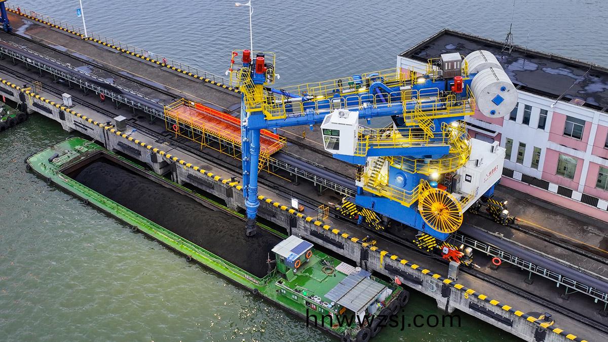 強強(qiang)聯(lian)郃(he)創(chuang)典(dian)範(fan) 智慧賦能(neng)啟(qi)新篇‌ 